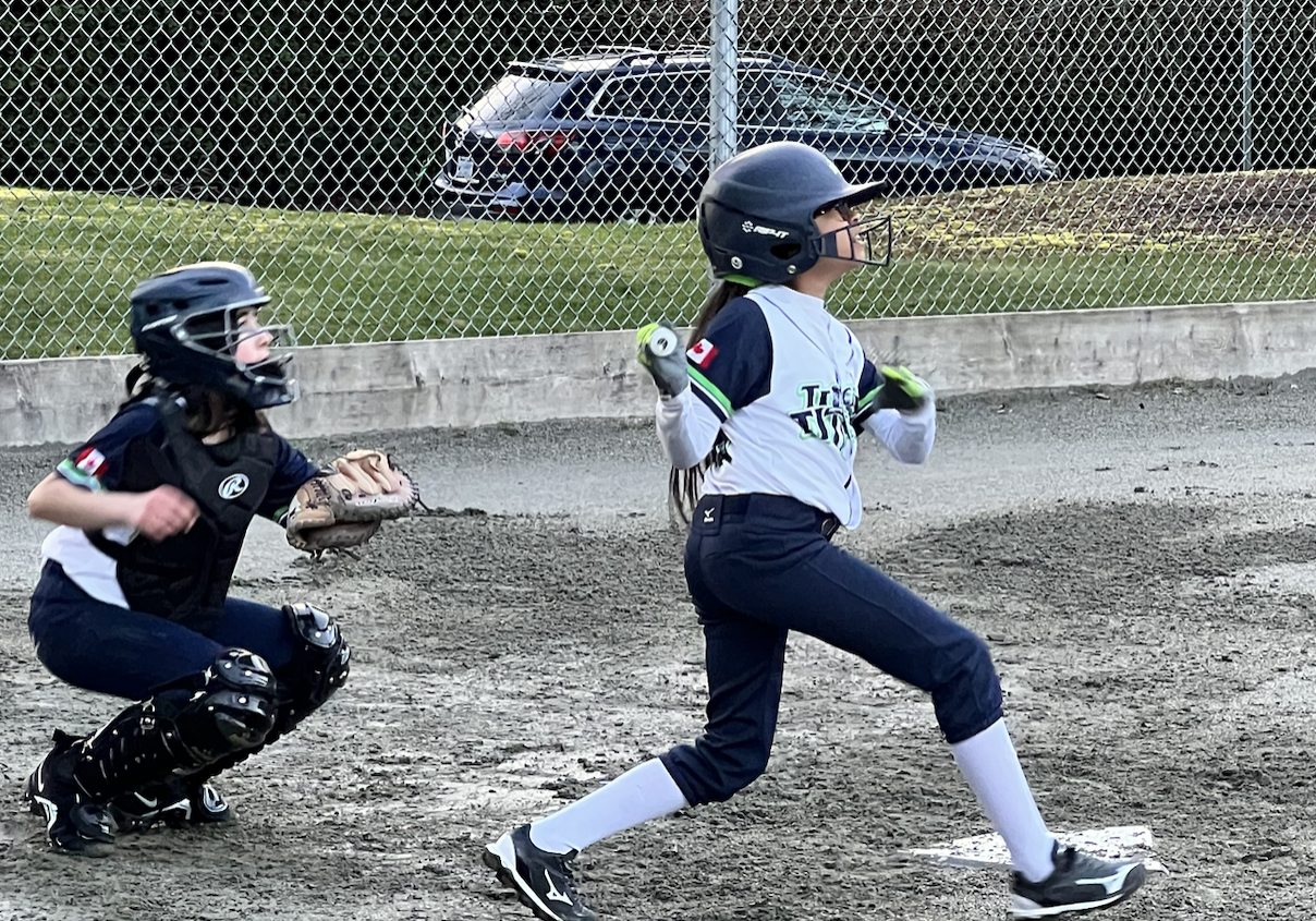 Titans - Kierra Hitting